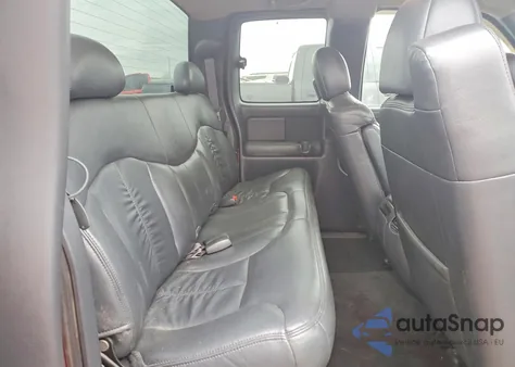 2001 Chevrolet Silverado K1500 z USA, uszkodzony, nr VIN 1GCEK19T41E153326